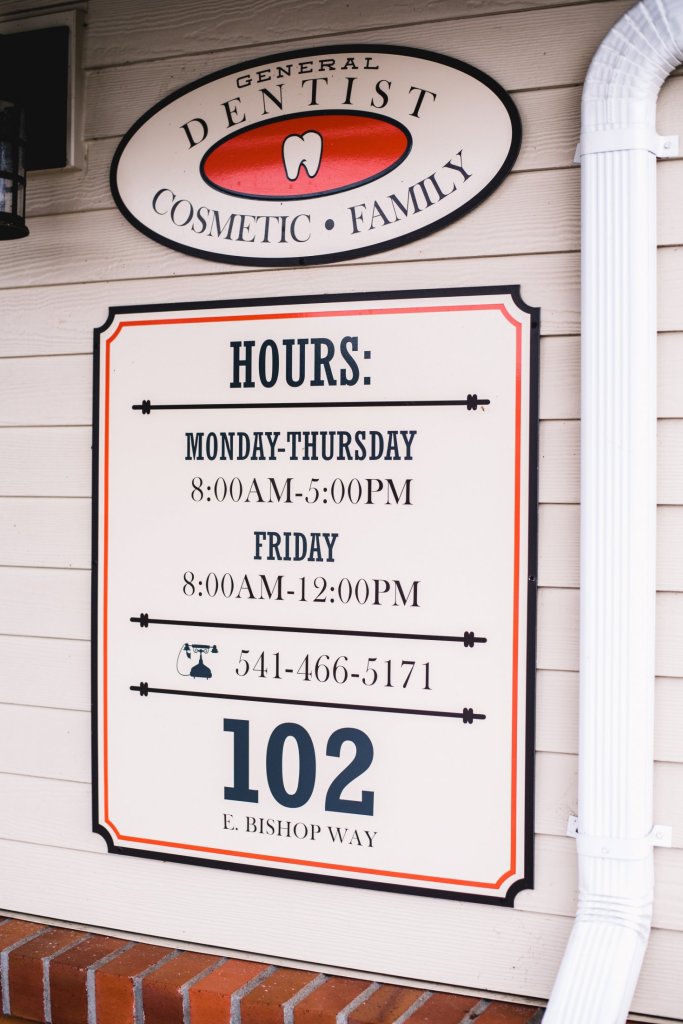 General Dentist Sign
